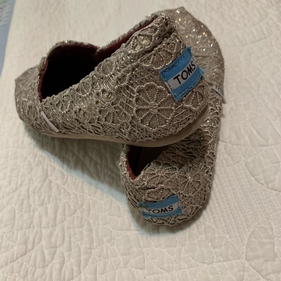 Beautiful sparkly Toms - Picture 6 of 12